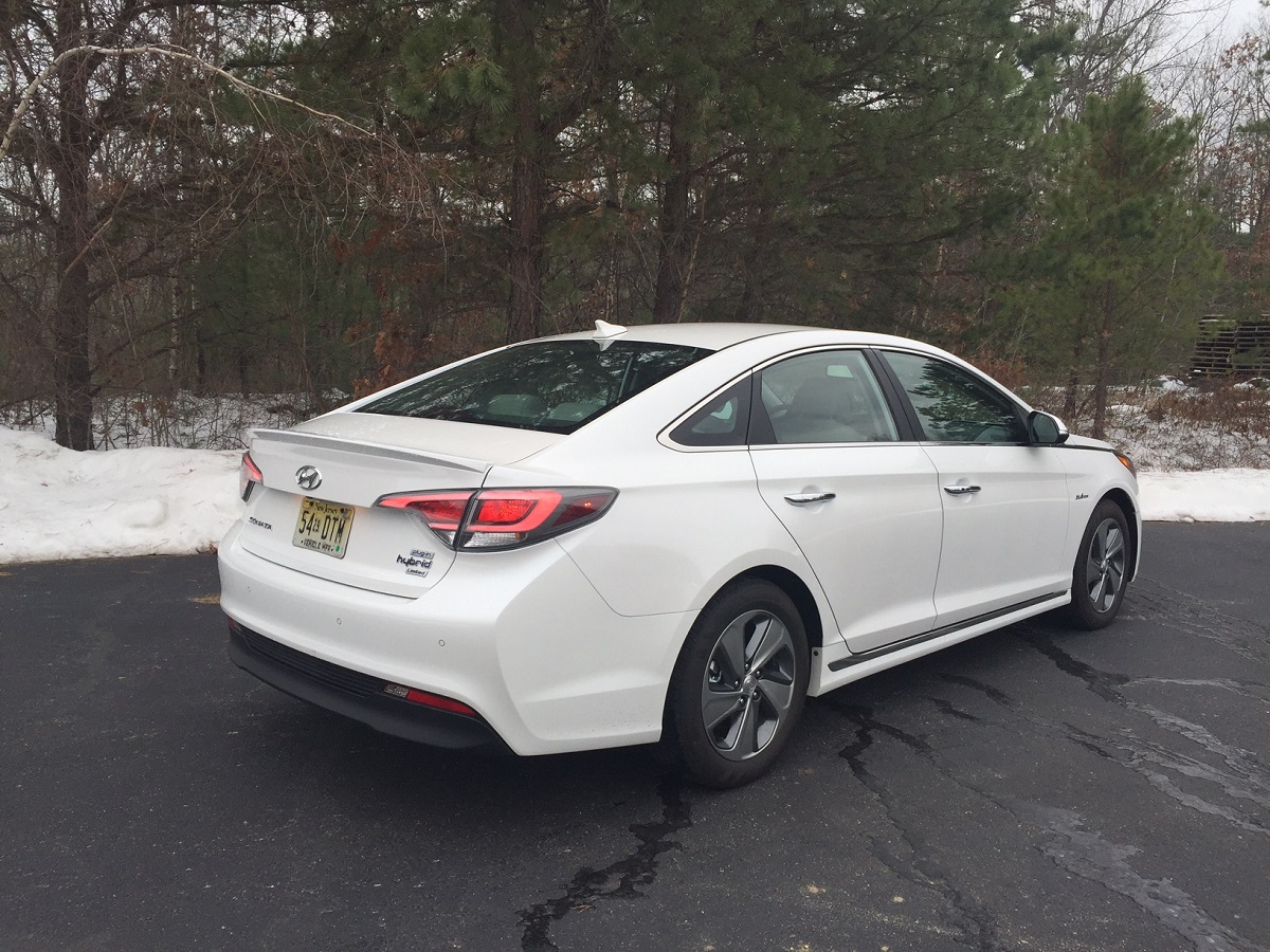 REVIEW: 2016 Hyundai Sonata Plug-In Hybrid Limited - Smooth and Efficient -  BestRide