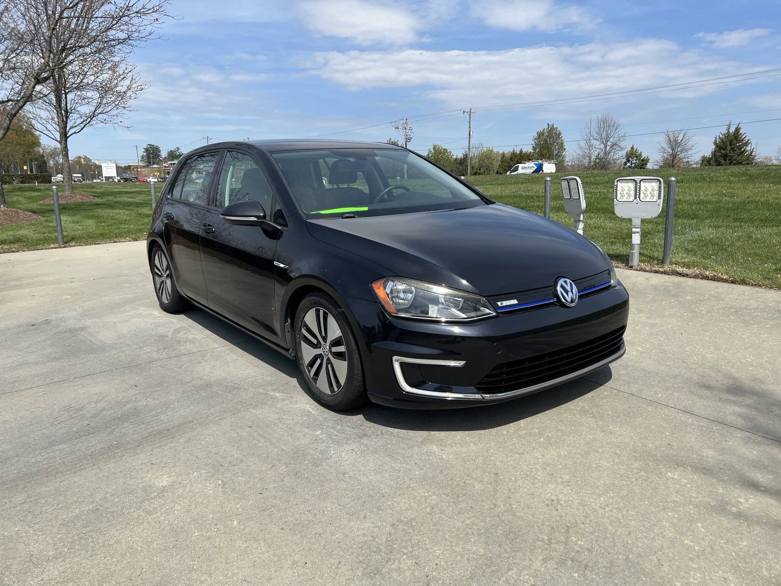 Pre-Owned 2016 Volkswagen e-Golf SE Hatchback in Cary #PSN7175 | Hendrick  Dodge Cary