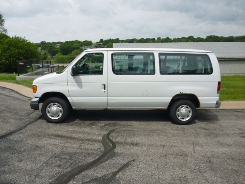 $3000 DOWN*** 2007 FORD ECONOLINE E350 SUPER DUTY WAGON Homan's Auto |  Dealership in Bellevue