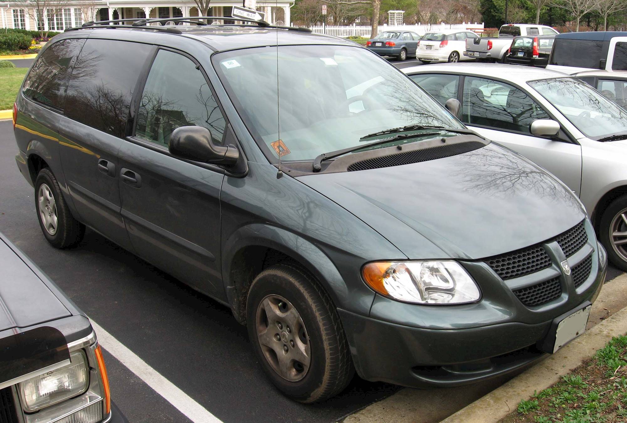 2001 Dodge Caravan Sport - Passenger Minivan 3.3L V6 auto