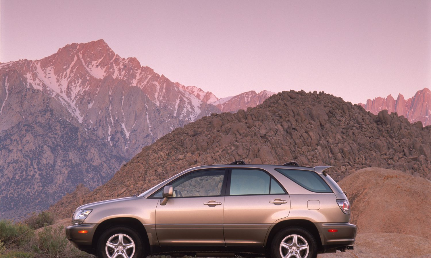 2002 Lexus RX 300 004 - Lexus USA Newsroom