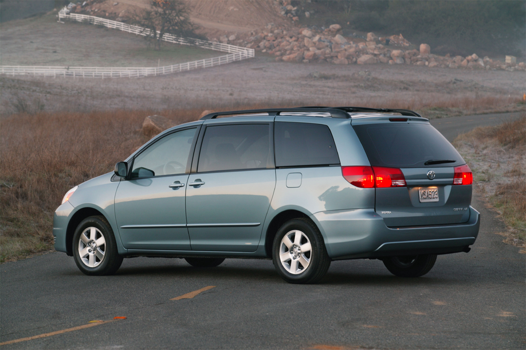 2004-10 Toyota Sienna | Consumer Guide Auto