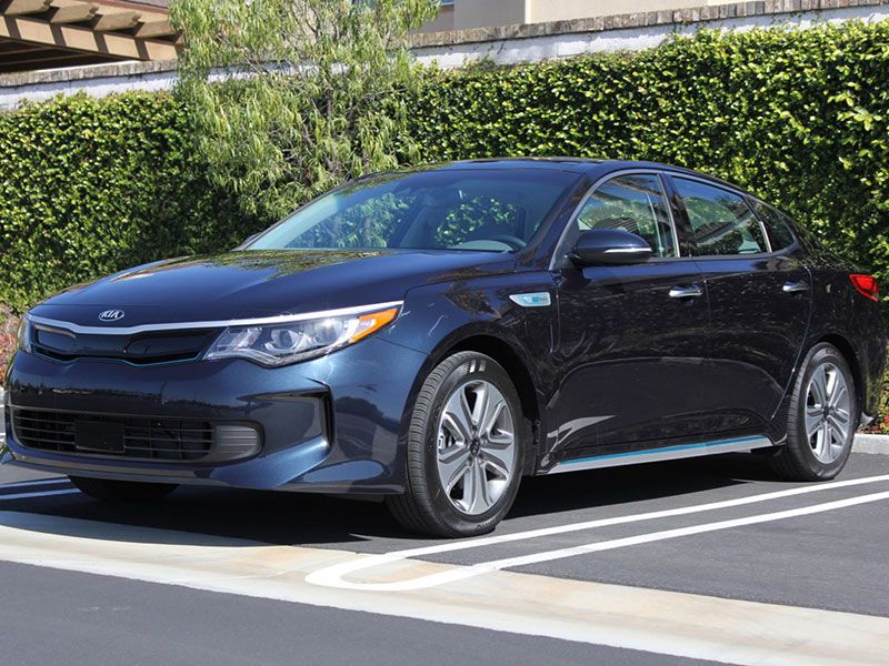 2017 Kia Optima Plug-in Hybrid Road Test and Review | Autobytel.com