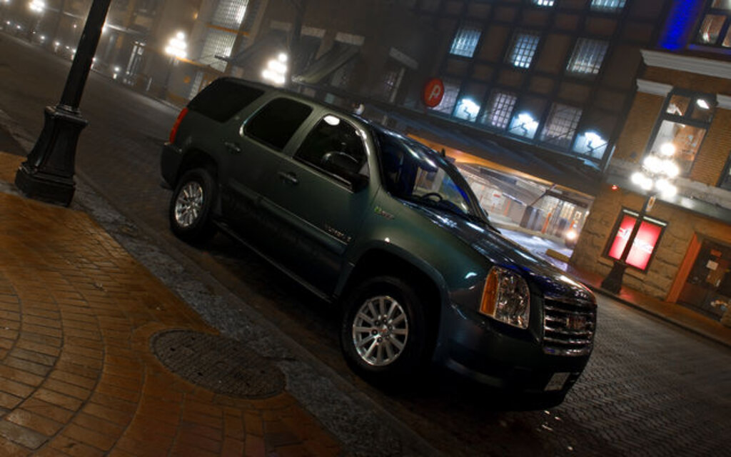 GMC Yukon Hybrid: Better Living Through Technology - The Car Guide