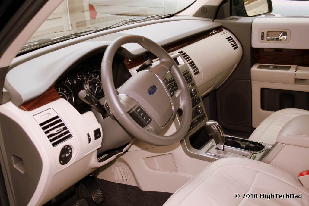File:Driver's Side Interior of 2010 Ford Flex (4538316394).jpg - Wikimedia  Commons
