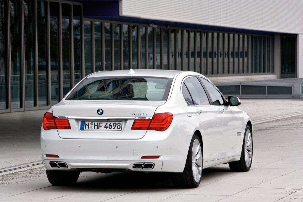 2010 BMW 7 Series 760i and 760Li Surprise Release - autoevolution