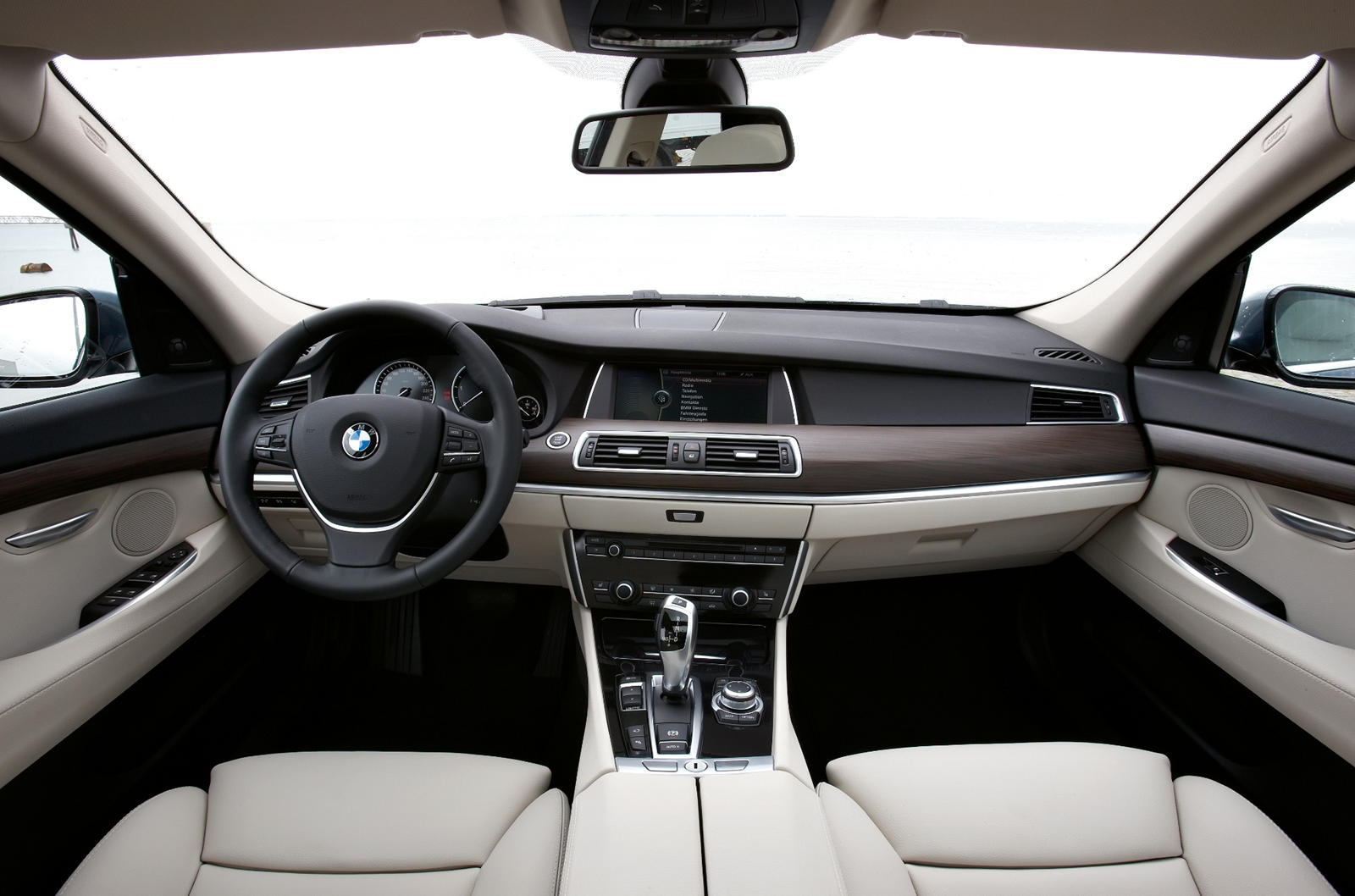 2011 BMW 5 Series Gran Turismo Interior Photos | CarBuzz