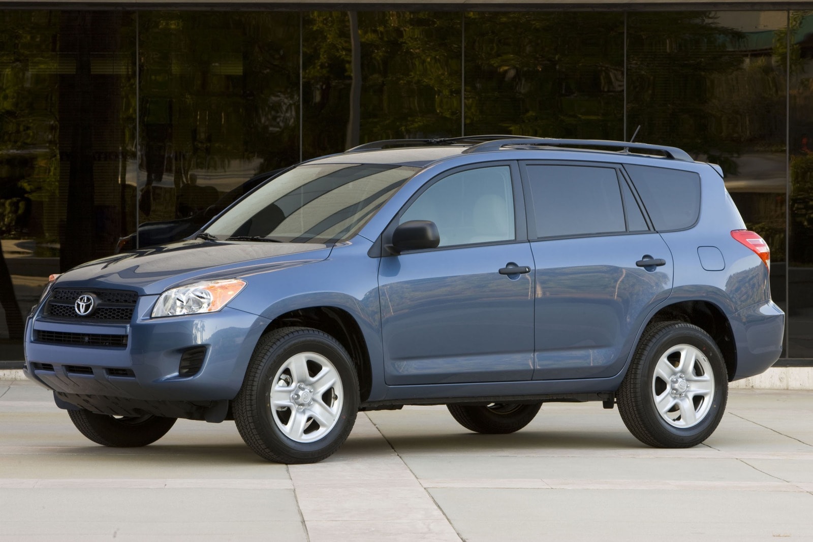 2012 Toyota RAV4 Review & Ratings | Edmunds