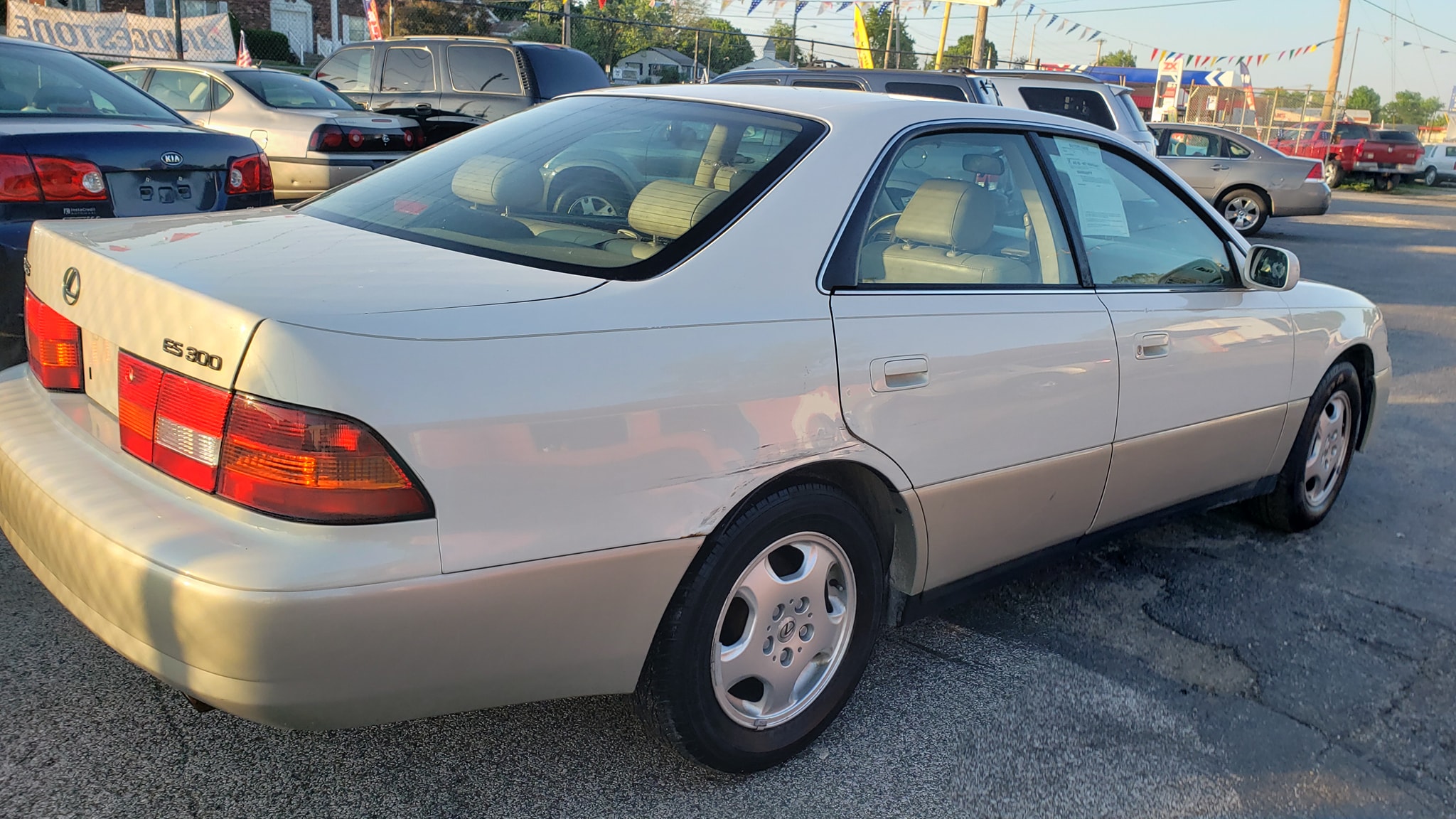 1999 Lexus ES 300 – Drive & Ride