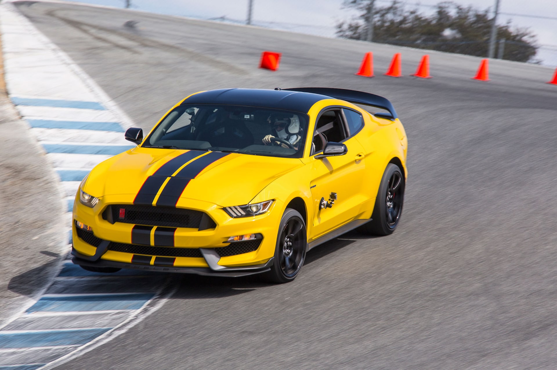 2016 Ford Shelby GT350R Mustang First Drive Review