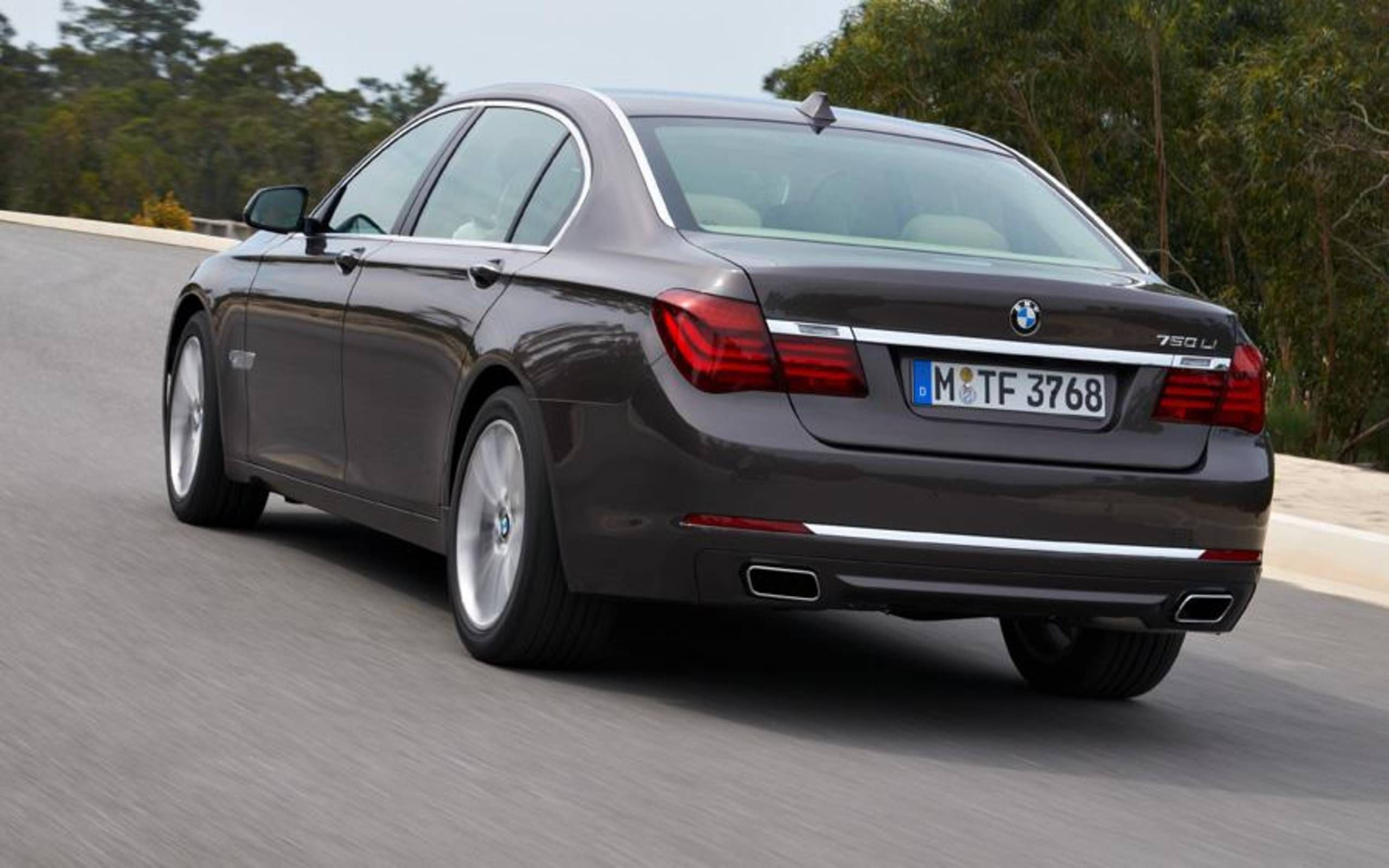 2013 BMW 7-series comes with more power, features, cost
