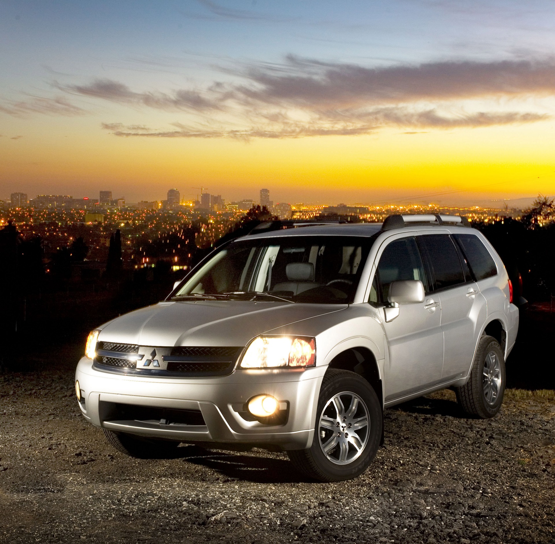 2008 Mitsubishi Endeavor Wallpaper and Image Gallery