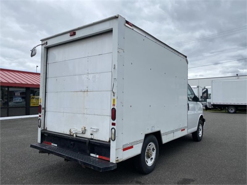 2003 GMC SAVANA G3500 - Portland Fuso