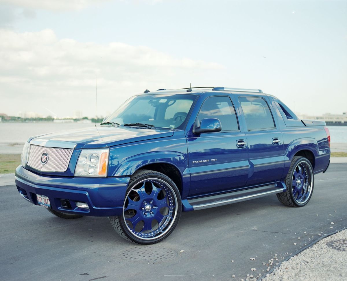 2002-2013 Cadillac Escalade EXT: The History of the Caddy Luxury Pickup  Truck