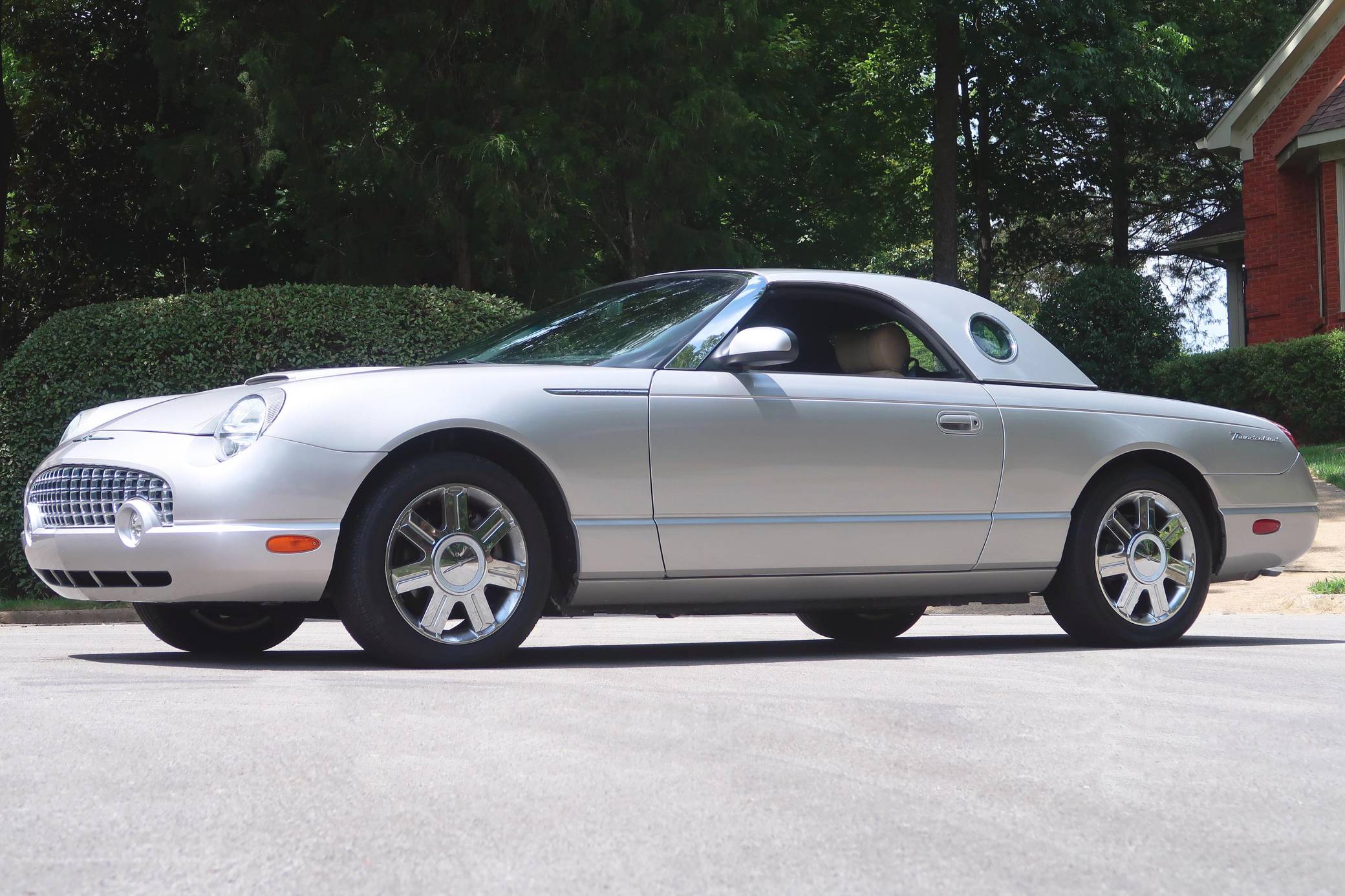 2005 Ford Thunderbird auction - Cars & Bids