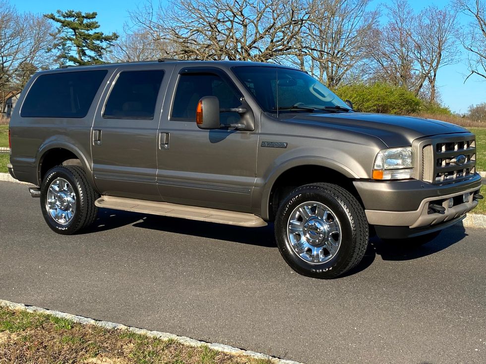 2003 Ford Excursion Limited 4X4 6.8L V10 EXCELLENT CONDITION | Westville  New Jersey | King of Cars and Trucks