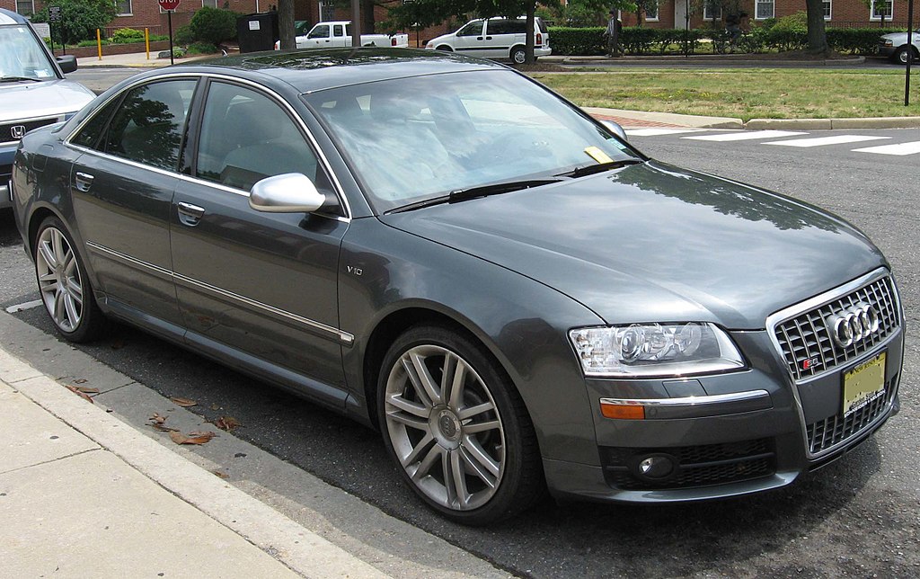 File:2007-Audi-S8.jpg - Wikimedia Commons