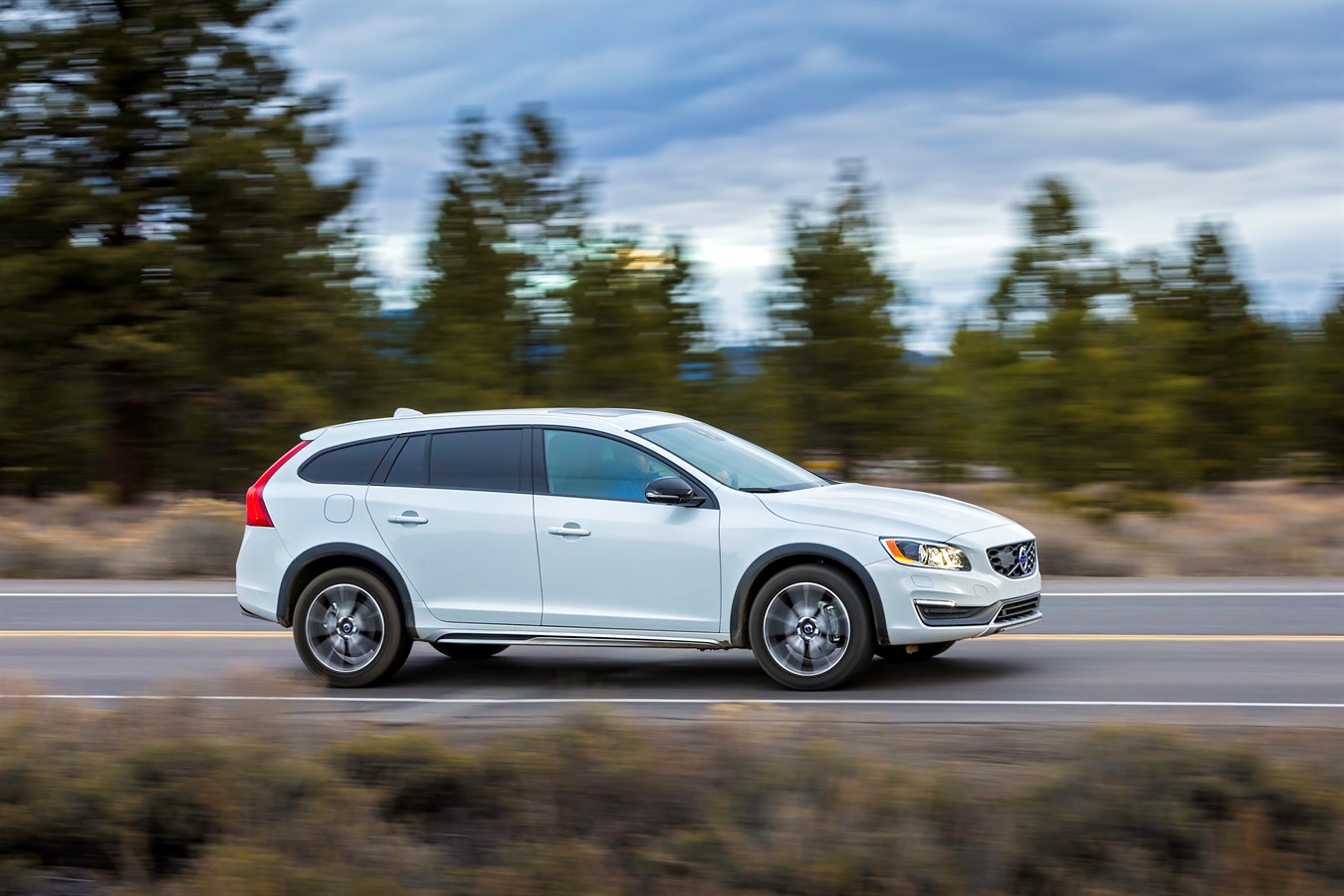 Volvo V60 Cross Country - model year 2017 - Volvo Cars Global Media Newsroom