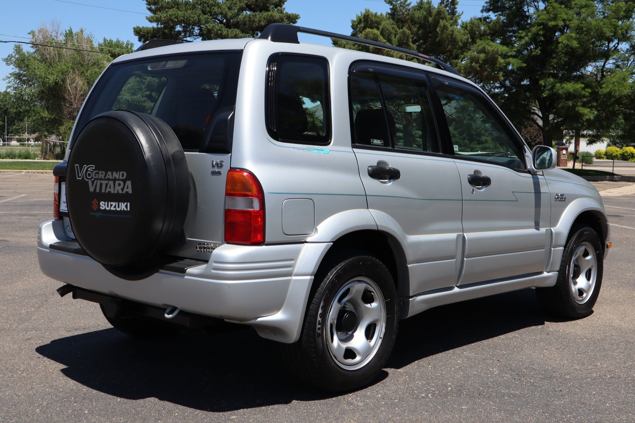 2000 Suzuki Grand Vitara Photos