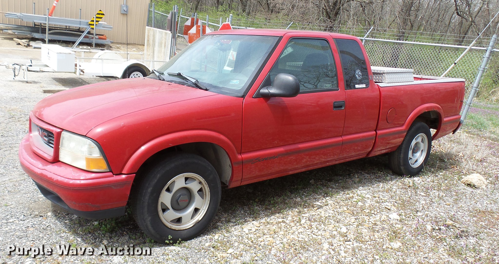 1998 GMC Sonoma SLS Ext. Cab pickup truck in Warrensburg, MO | Item DP9542  sold | Purple Wave