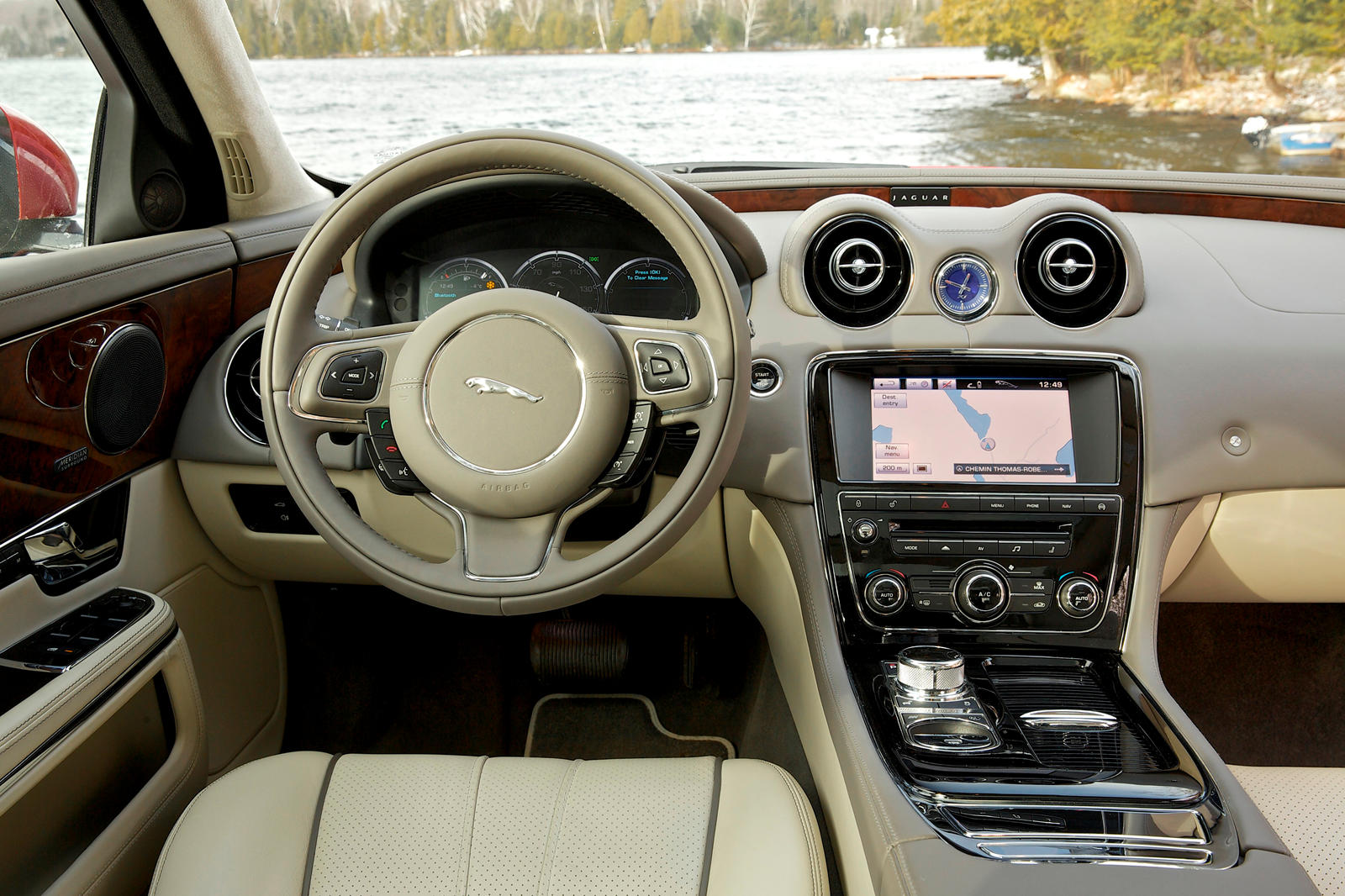 2011 Jaguar XJ Interior Photos | CarBuzz