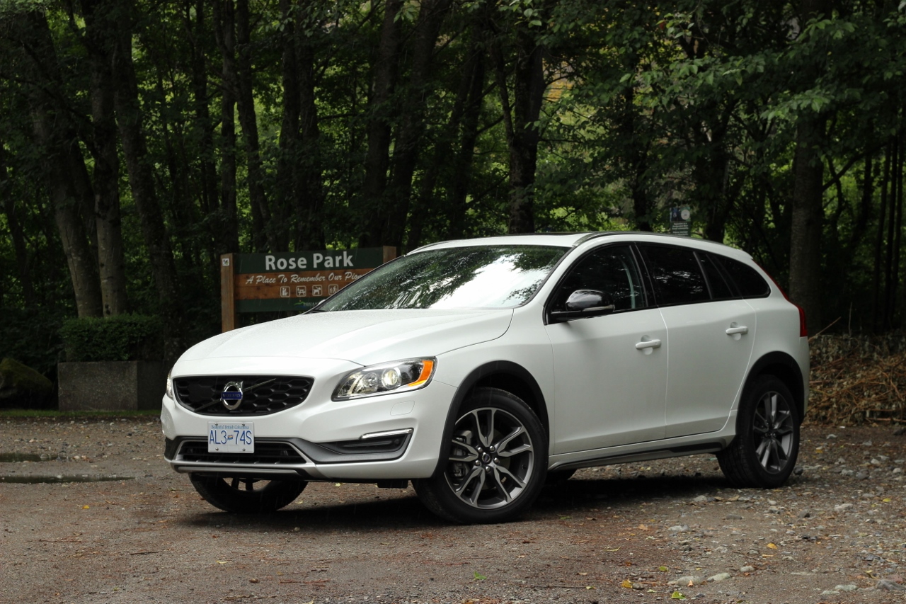 Review: 2015 Volvo V60 Cross Country | LuxuryCarMagazine En