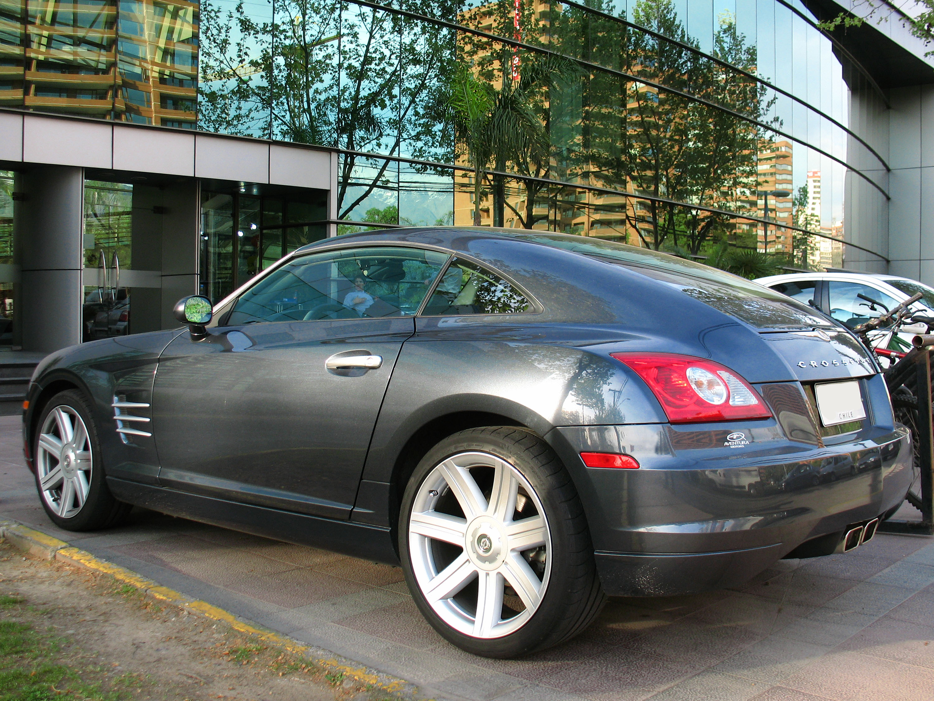 File:Chrysler Crossfire 2007 (14473567132).jpg - Wikimedia Commons