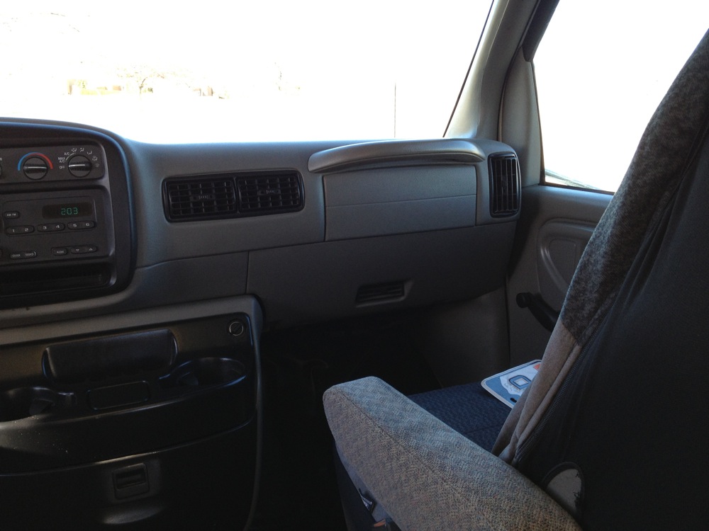 What It's Like To Drive A 2001 GMC Savana Cutaway Van | GM Authority