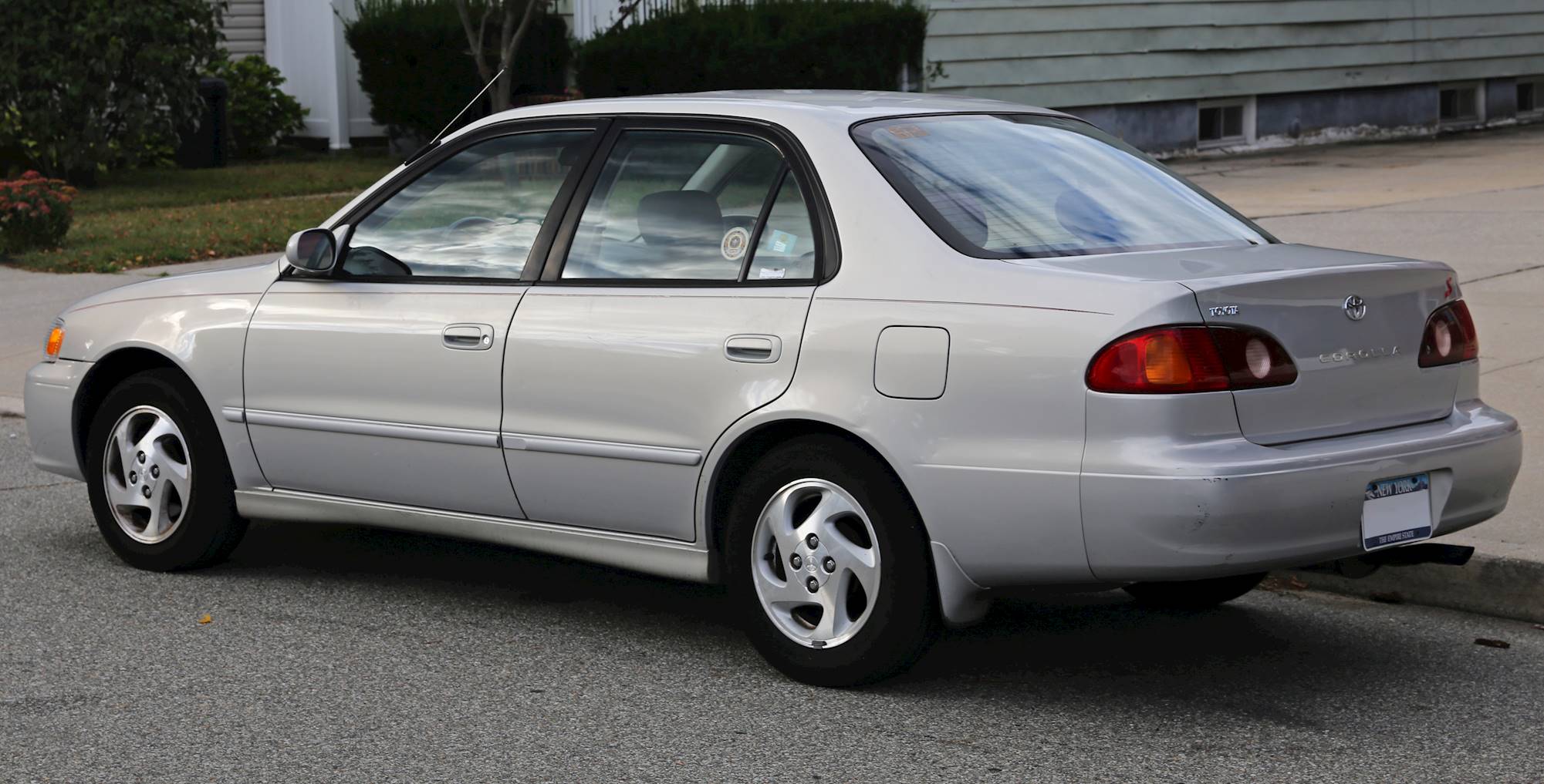 2001 Toyota Corolla LE - Sedan 1.8L Manual