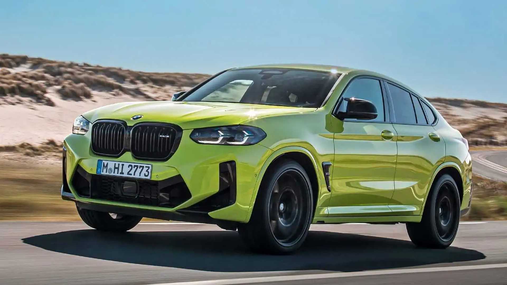 BMW X4 M Drivers Try To Navigate Obstacle Course In Third-Person View