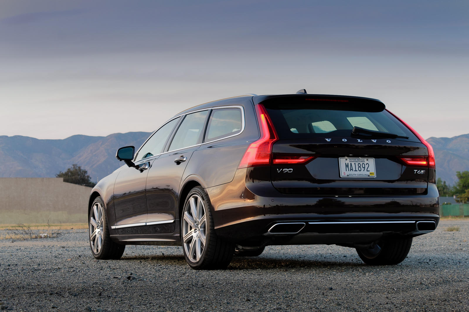 2020 Volvo V90 Interior Dimensions: Seating, Cargo Space & Trunk Size -  Photos | CarBuzz