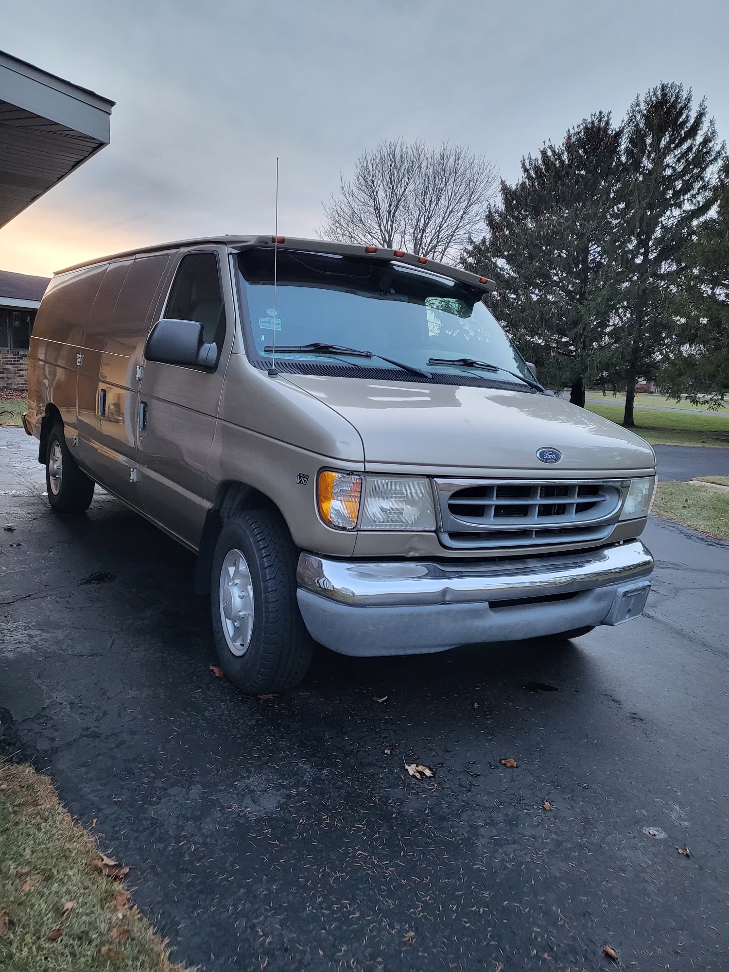 Used 1999 Ford E350 Super Duty for Sale Near Me | Cars.com