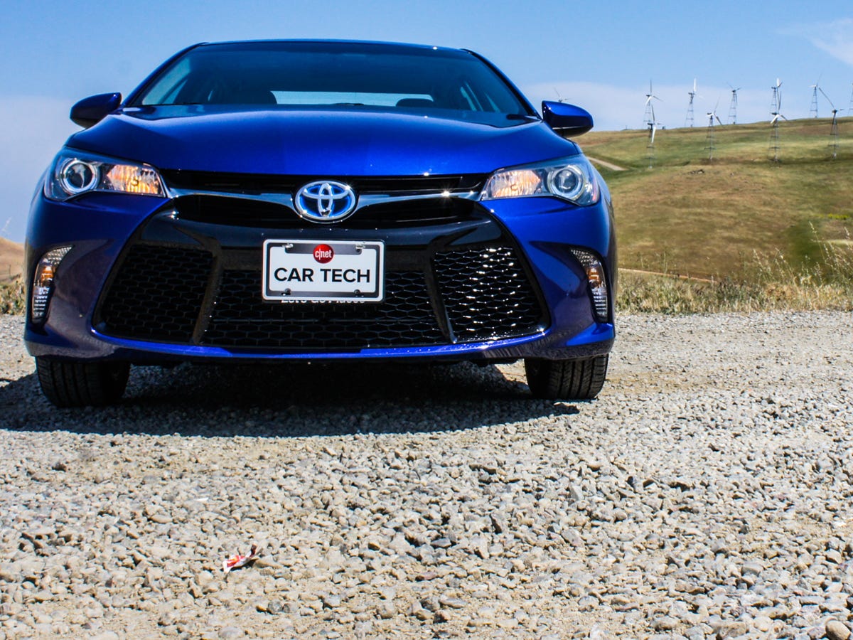2015 Toyota Camry Hybrid review: Toyota Camry Hybrid: 40 mpg and 680 miles  per tank - CNET