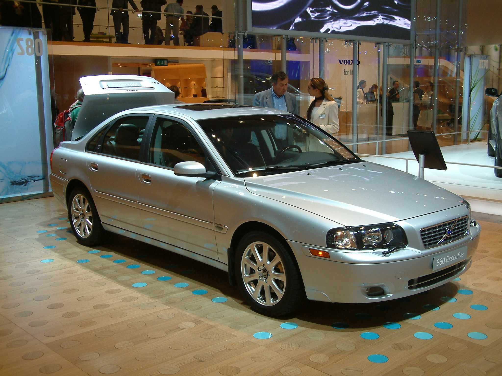 Volvo S80 - The Crittenden Automotive Library