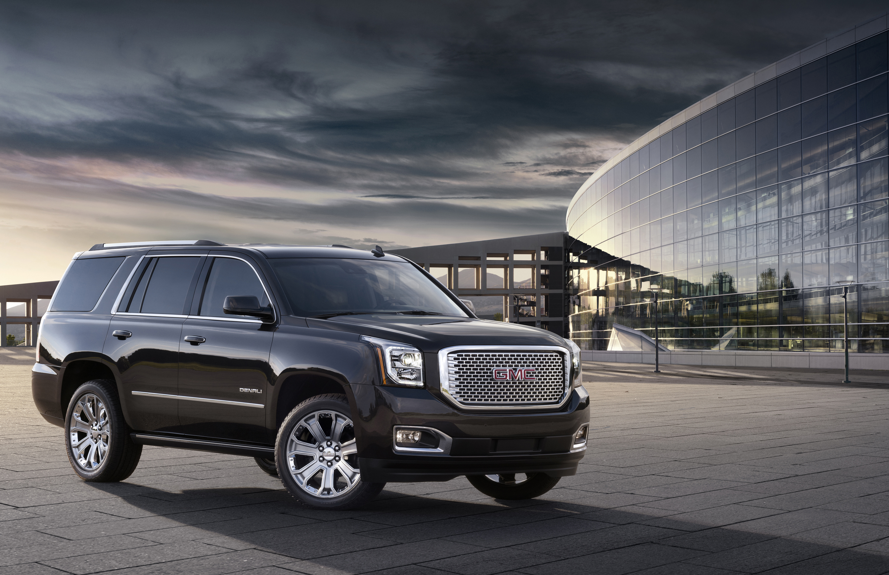 2016 GMC Yukon Named Best Large SUV for Families