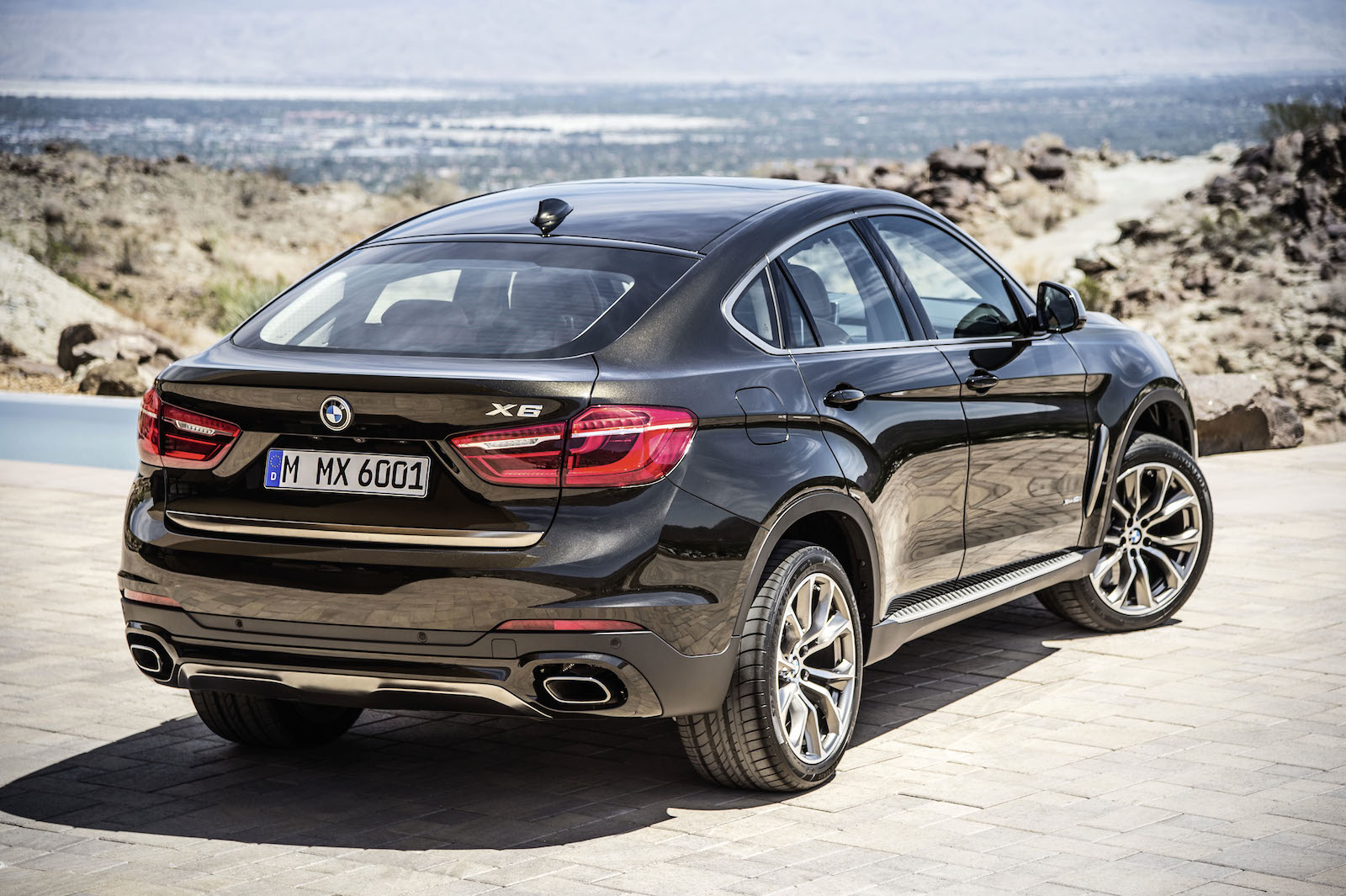 2015 BMW X6: Rear-Drive Option, Fresh Face