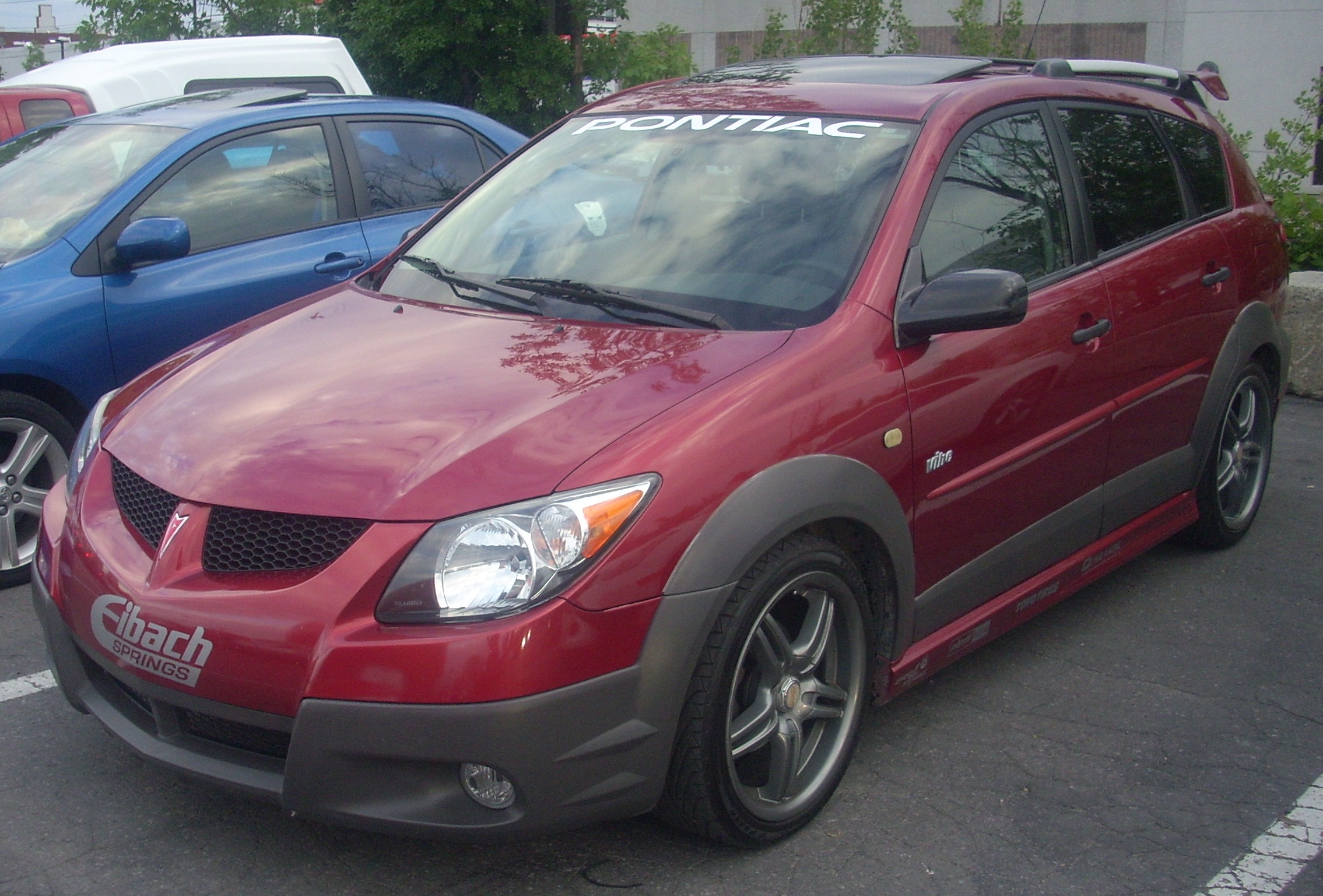 File:Tuned '03-'04 Pontiac Vibe (Orange Julep '10).jpg - Wikimedia Commons