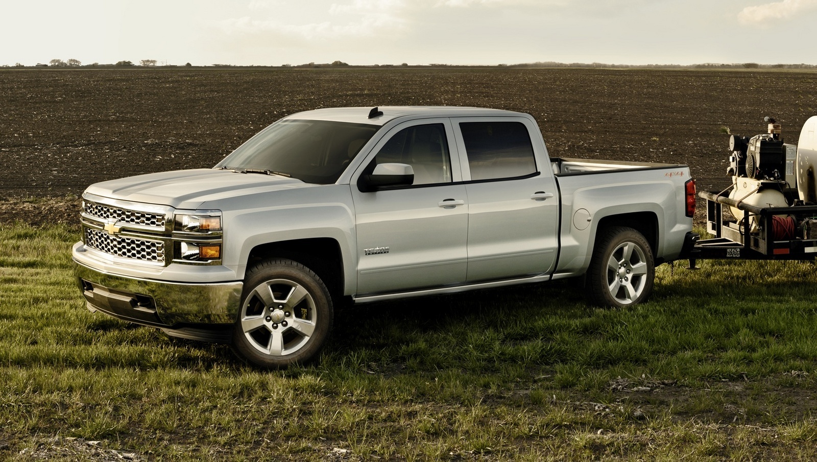 Video Review: 2015 Chevrolet Silverado 1500 Expert Test Drive - CarGurus