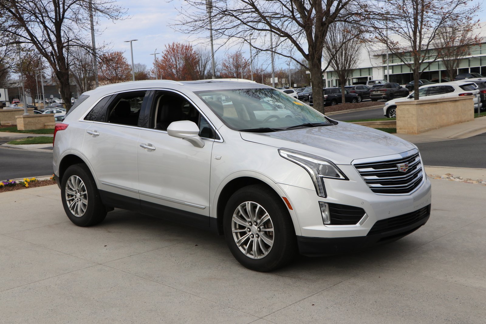 Pre-Owned 2018 Cadillac XT5 Luxury FWD SUV in Cary #Q23291A | Hendrick  Dodge Cary