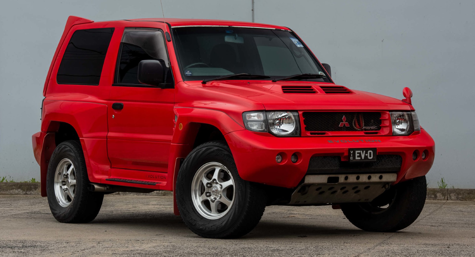 1997 Mitsubishi Pajero Evo Is A Reminder Of The Brand's Dakar-Dominating  Days | Carscoops