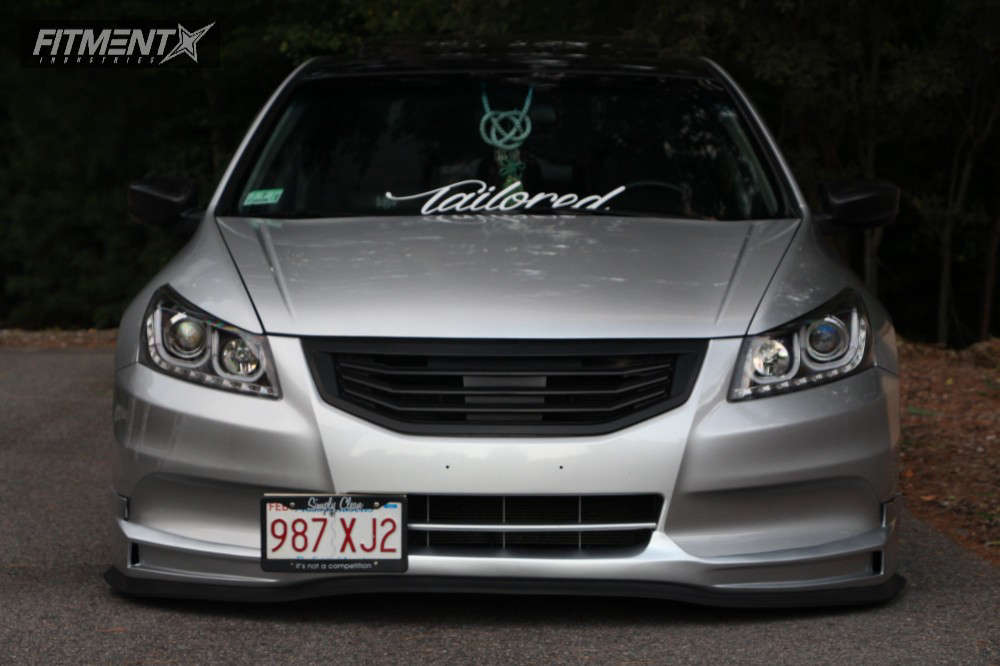 2011 Honda Accord SE with 20x8.5 Niche Form and Sumitomo 245x30 on Air  Suspension | 354207 | Fitment Industries