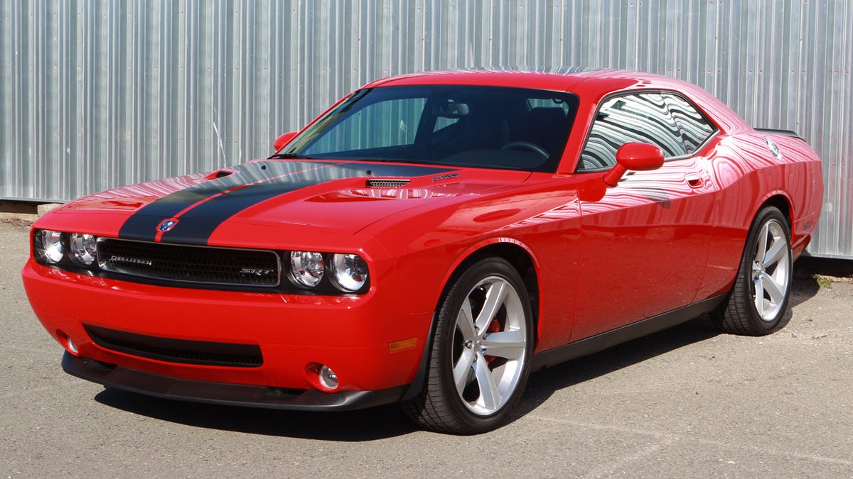 2010 Dodge Challenger SRT8 review: 2010 Dodge Challenger SRT8 - CNET