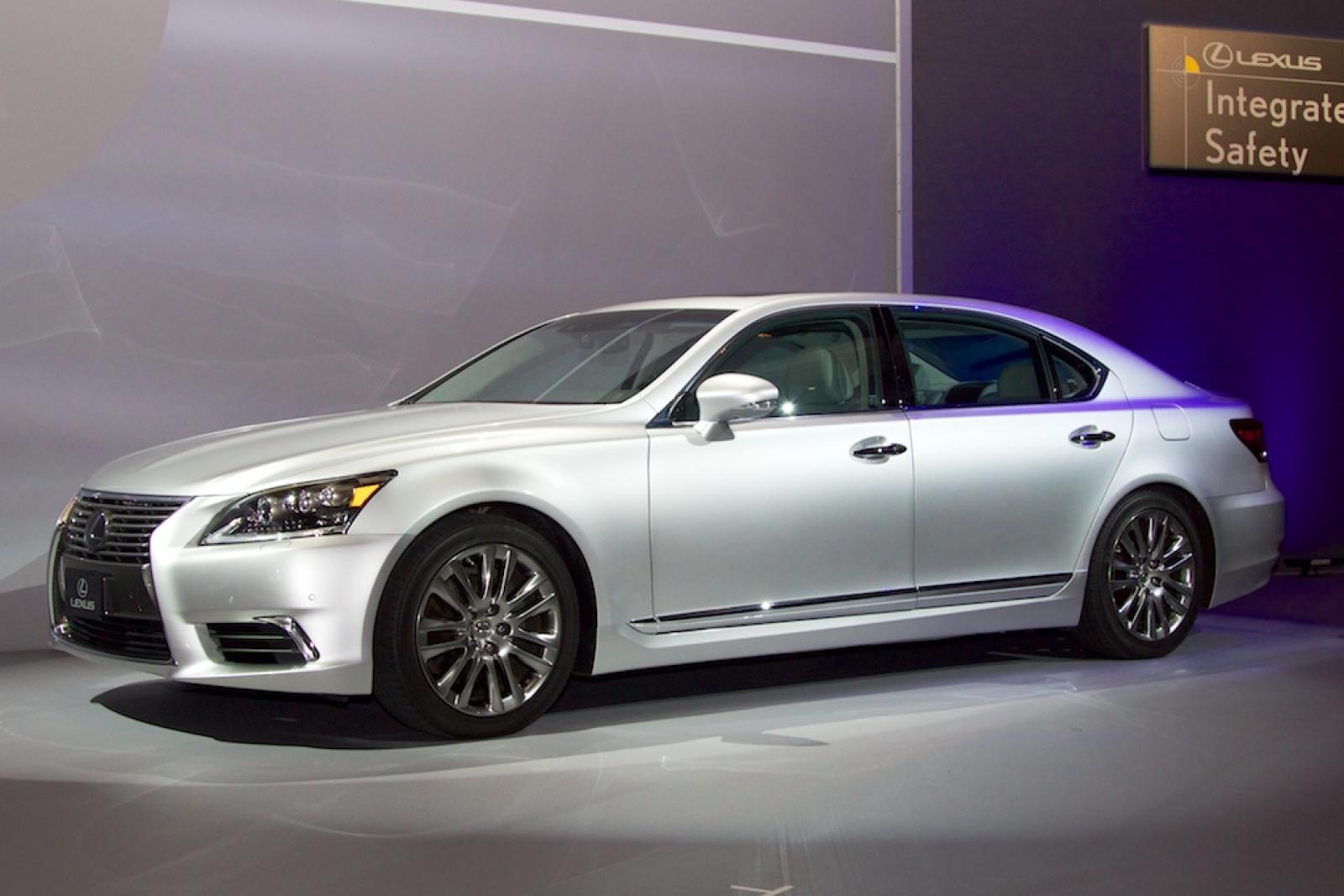 2015 LEXUS LS 600H L - 1600px Image #3