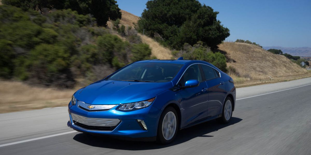 2016 Chevrolet Volt Plug-In Hybrid Test &#8211; Review &#8211; Car and  Driver