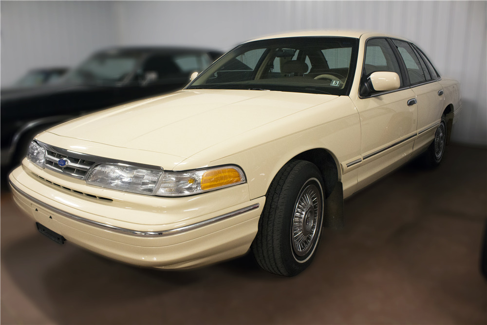 1997 FORD CROWN VICTORIA