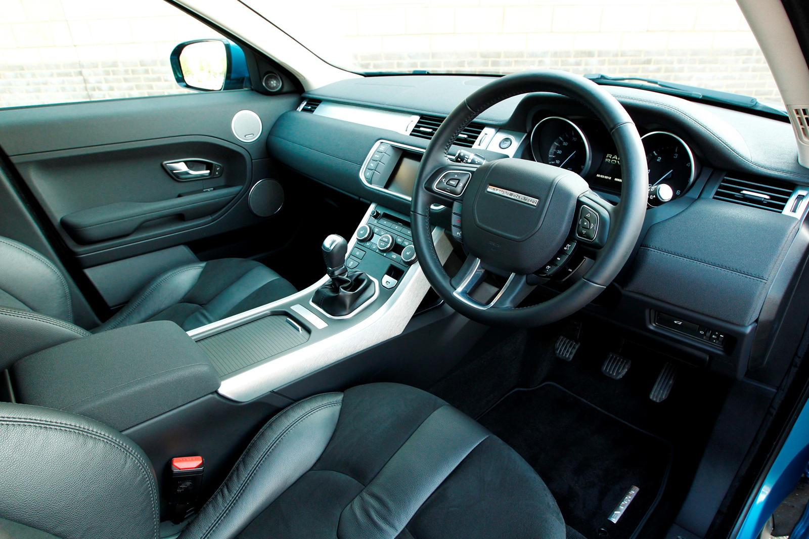 2014 Land Rover Range Rover Evoque Interior Photos | CarBuzz