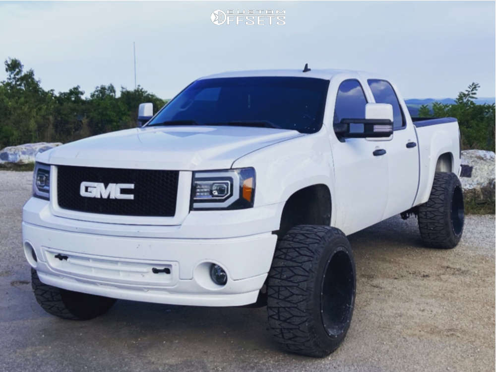 2008 GMC Sierra 1500 with 22x14 -76 Vision Spyder and 33/12.5R22 Black Bear  Mud Terrain and Suspension Lift 6" | Custom Offsets