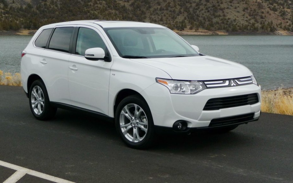 2014 Mitsubishi Outlander: Conservative exterior, sophisticated mechanics -  The Car Guide