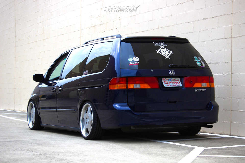 2004 Honda Odyssey EX with 19x8 SSR Vienna Dish and Achilles 235x35 on  Coilovers | 1240989 | Fitment Industries