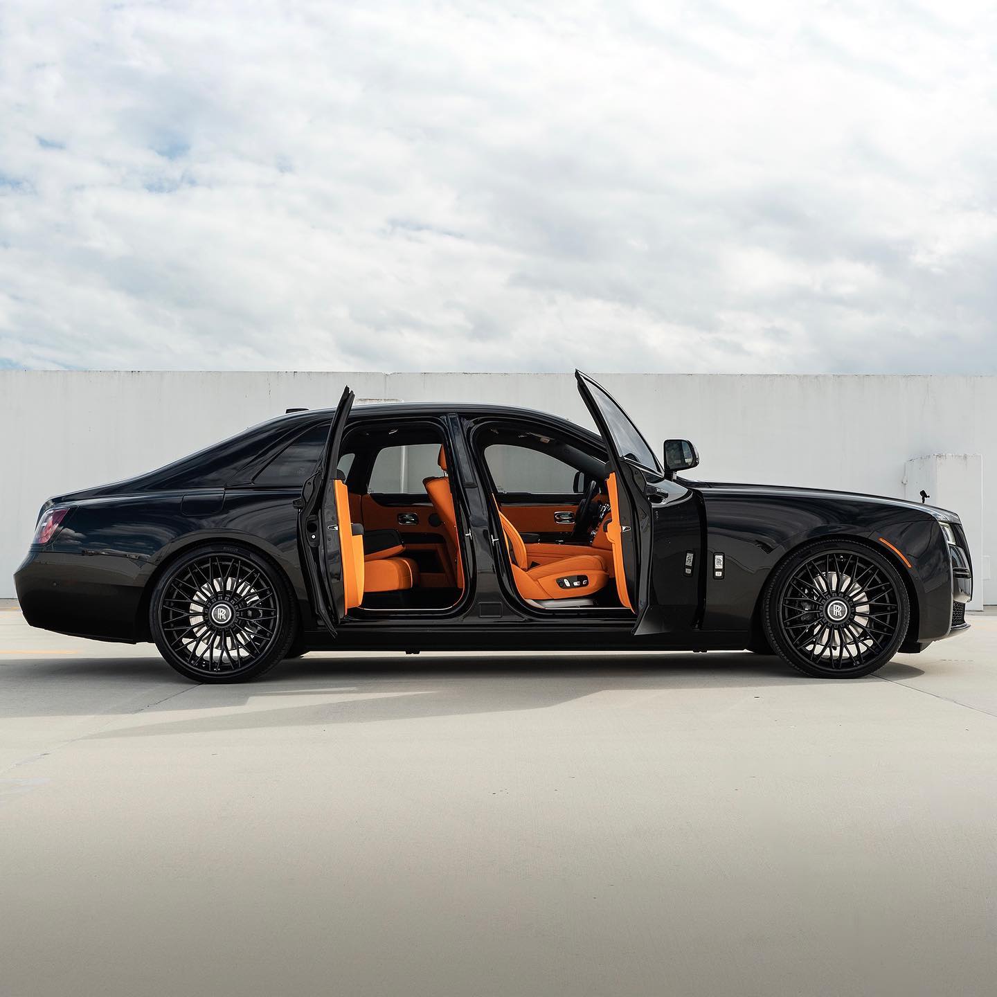 Black Badge x Hermes Rolls-Royce Ghost on Matching AL13s Feels Ready for  Halloween - autoevolution